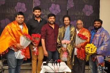Chiranjeevi Felicitates Tholi Prema Movie Team at His Home